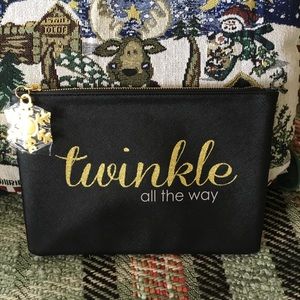 Bags - NWOT! Holiday Cosmetic Bag w/ snowflake zip pull๐ Bags - NWOT! Holiday Cosmetic Bag w/ snowflake zip pull๐
